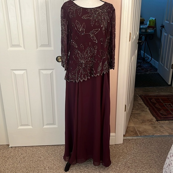 J Kara formal beaded dress - Picture 1 of 7
